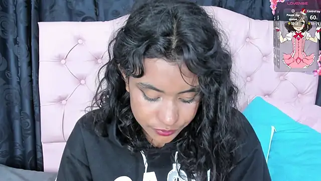 Snapshot of Applehot_LRR chatting on February 5, 2025, 8:32 am Applehot LRR online show from February 5, 2025, 8:32 am