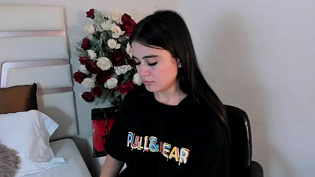 CamilaSofiia online show from March 22, 2025, 1:43 am