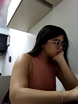 CamilaSofiia online show from October 12, 2025, 4:39 pm