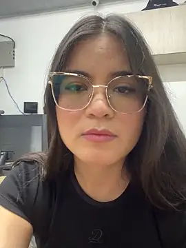 CamilaSofiia online show from October 16, 2025, 8:32 pm