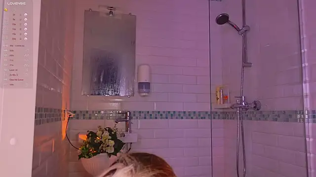 LoraaDoll online show from February 15, 2025, 5:17 pm