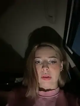 LoraaDoll online show from November 10, 2025, 2:38 pm