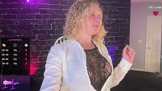 Snapshot of AmberJade_AmJ chatting on July 2, 2026, 12:21 am AmberJade AmJ online show from July 2, 2026, 12:21 am