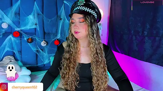 Cherryyquen online show from October 12, 2025, 8:19 pm