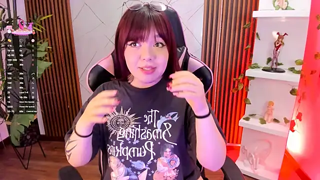 Fluffy Bubble21 online show from March 6, 2025, 4:19 am