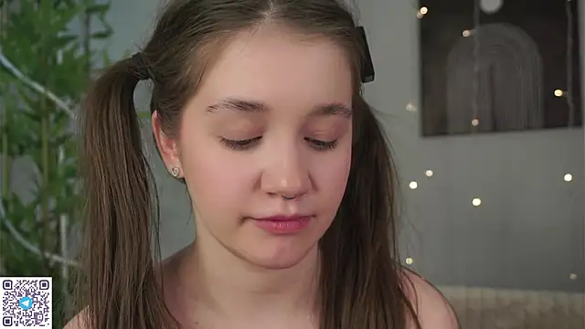 AmiLewis online show from February 4, 2025, 4:15 am