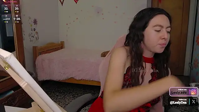 leslyyu online show from February 17, 2025, 6:15 pm