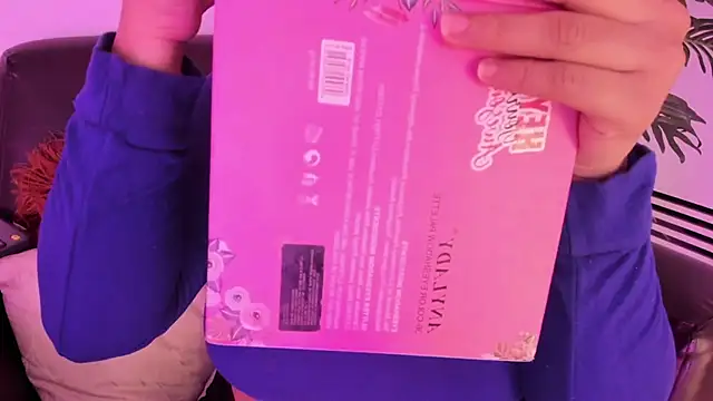 Miia Thompsonn online show from January 17, 2025, 3:12 am