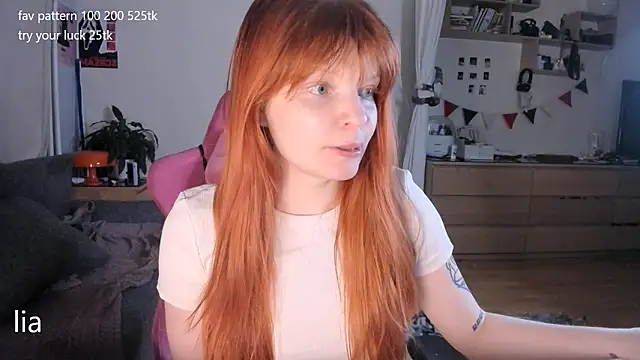 Snapshot of lil_lia chatting on May 22, 2026, 11:21 pm lil lia online show from May 22, 2026, 11:21 pm
