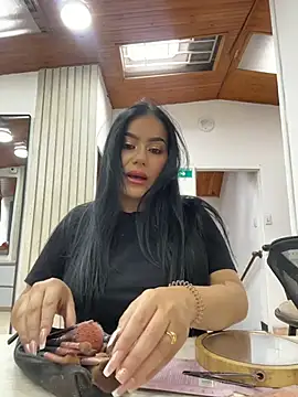 Miah gomez  online show from January 16, 2026, 5:17 pm