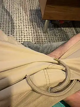 Kissoks1xh online show from April 14, 2026, 9:43 pm