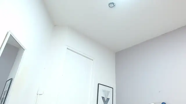 MileyHudson online show from December 11, 2024, 6:09 pm