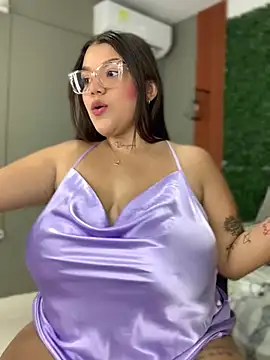 Snapshot of Michellesexxy chatting on March 13, 2025, 3:44 am Michellesexxy online show from March 13, 2025, 3:44 am