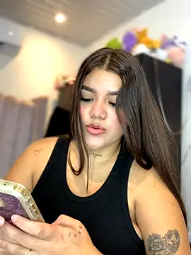 Snapshot of Michellesexxy chatting on October 31, 2025, 7:37 pm Michellesexxy online show from October 31, 2025, 7:37 pm