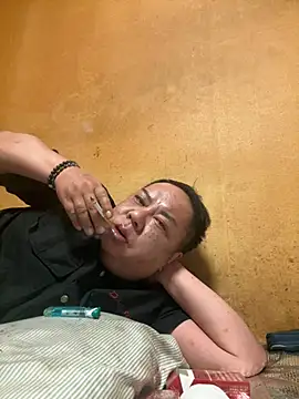 punk0805 online show from April 14, 2026, 1:17 pm