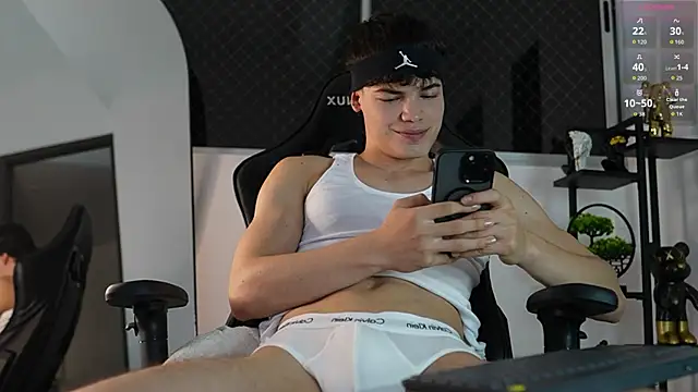 Max cortes1 online show from September 10, 2025, 12:10 am