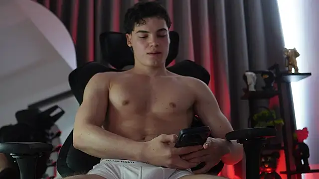 Max cortes1 online show from March 19, 2026, 6:12 pm