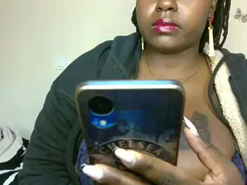 t-QueenSlyy online show from January 31, 2025, 11:46 am