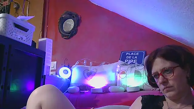 Snapshot of lanax chatting on May 22, 2026, 12:11 pm lanax online show from May 22, 2026, 12:11 pm
