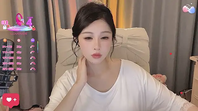 Snapshot of 7-Love chatting on May 5, 2026, 1:19 pm 7-Love online show from May 5, 2026, 1:19 pm