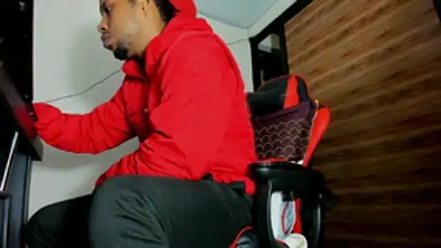 AlejoKhalifa  online show from October 2, 2025, 9:05 am