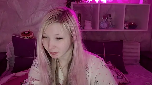 MeowkaKitty online show from April 18, 2026, 1:42 am