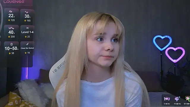 Snapshot of Britney_Lynch chatting on March 19, 2025, 7:49 pm Britney Lynch online show from March 19, 2025, 7:49 pm