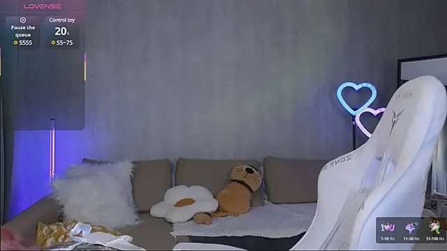 Snapshot of Britney_Lynch chatting on March 20, 2025, 8:08 pm Britney Lynch online show from March 20, 2025, 8:08 pm