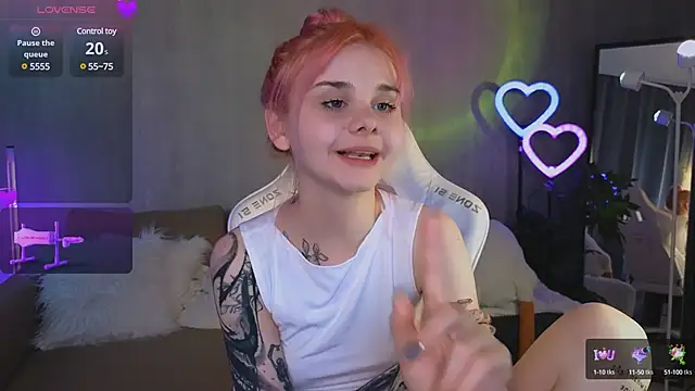 Snapshot of Britney_Lynch chatting on March 23, 2025, 4:16 am Britney Lynch online show from March 23, 2025, 4:16 am