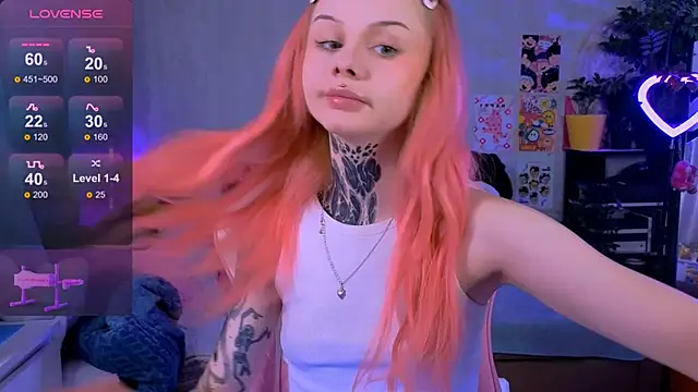 Snapshot of Britney_Lynch chatting on September 27, 2025, 8:03 pm Britney Lynch online show from September 27, 2025, 8:03 pm