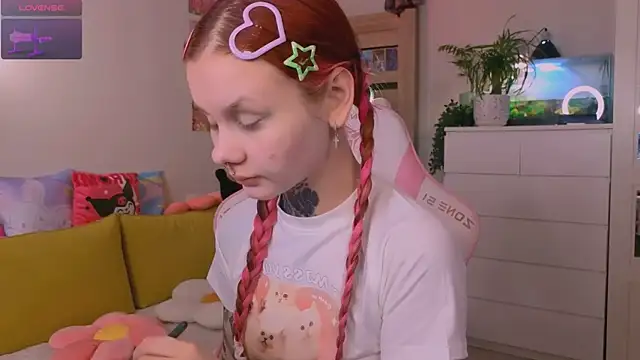 Snapshot of Britney_Lynch chatting on November 13, 2025, 7:24 pm Britney Lynch online show from November 13, 2025, 7:24 pm