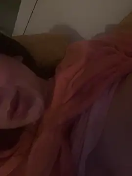 Snapshot of lylyacachonda chatting on February 3, 2026, 1:04 am lylyacachonda online show from February 3, 2026, 1:04 am