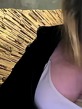 jusichka online show from March 1, 2026, 7:05 pm