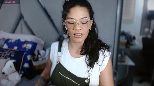 paula daniela1 online show from December 16, 2025, 3:06 pm