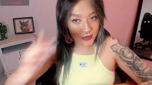 Snapshot of kat_apple chatting on October 24, 2025, 3:41 pm kat apple online show from October 24, 2025, 3:41 pm