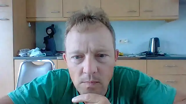 Snapshot of bertolini chatting on June 3, 2026, 7:22 am bertolini online show from June 3, 2026, 7:22 am