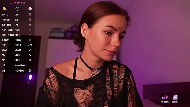 girl with snaketatto0 online show from July 22, 2026, 11:18 pm