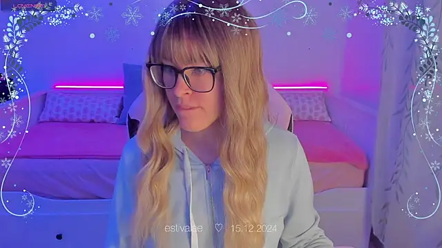 Snapshot of estivalae chatting on December 15, 2024, 5:20 pm estivalae online show from December 15, 2024, 5:20 pm