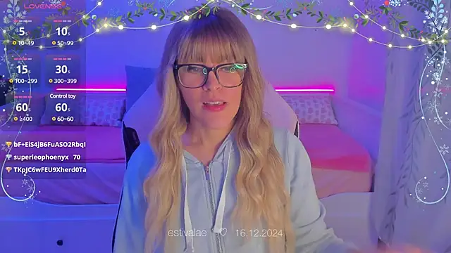 Snapshot of estivalae chatting on December 16, 2024, 7:32 pm estivalae online show from December 16, 2024, 7:32 pm