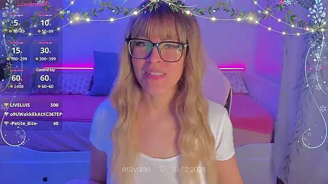 Snapshot of estivalae chatting on December 19, 2024, 8:34 pm estivalae online show from December 19, 2024, 8:34 pm