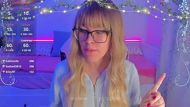 Snapshot of estivalae chatting on December 21, 2024, 10:51 pm estivalae online show from December 21, 2024, 10:51 pm