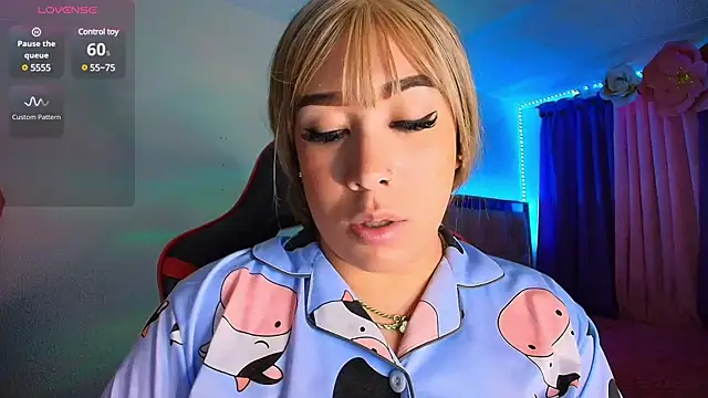 leahtemptation3 online show from March 2, 2025, 8:48 am