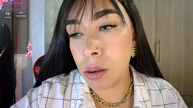 leahtemptation3 online show from May 16, 2026, 12:18 am