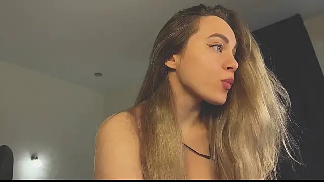 hotexclusive  online show from March 7, 2025, 5:08 am