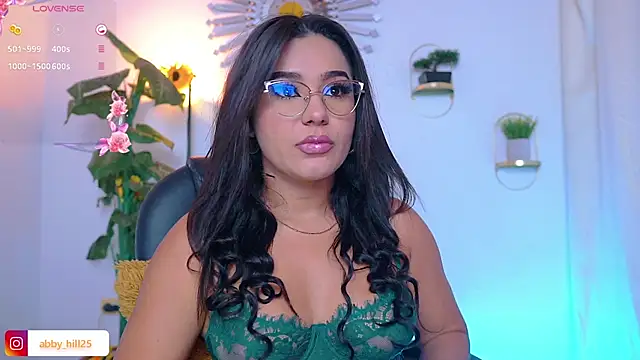 Snapshot of abbyhill27 chatting on March 20, 2025, 4:18 am abbyhill27 online show from March 20, 2025, 4:18 am