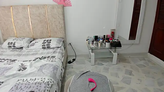 EnyelDavies online show from November 1, 2025, 3:58 pm