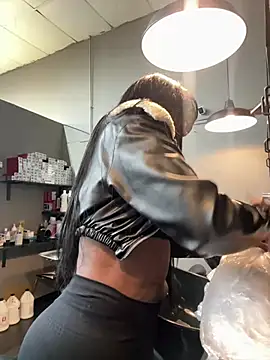 SUUKAM online show from December 10, 2024, 7:00 pm