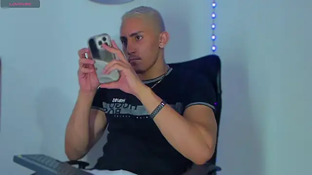 MikeRoss7777 online show from January 26, 2025, 4:20 am