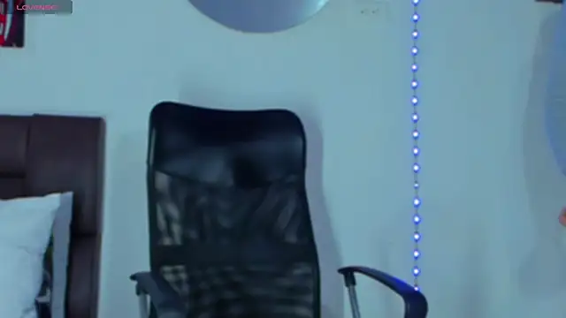 MikeRoss7777 online show from February 7, 2025, 11:03 pm