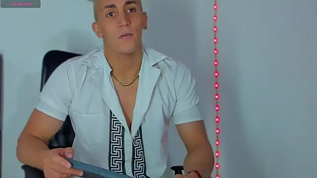 MikeRoss7777 online show from February 24, 2025, 12:41 am